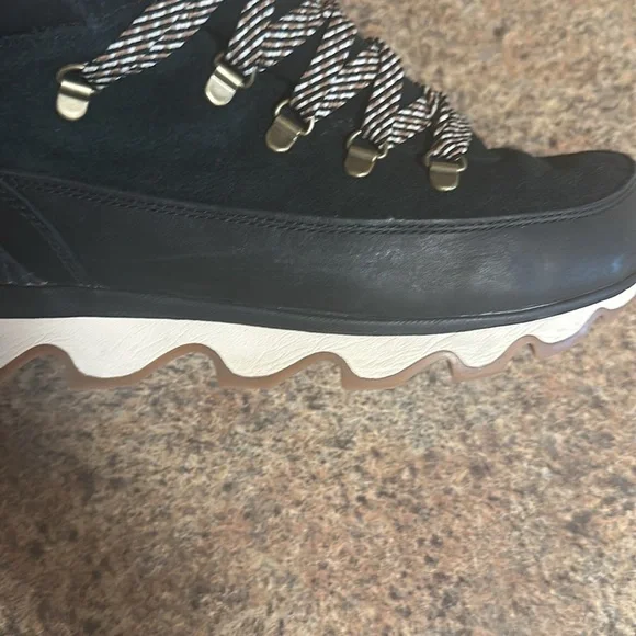 Sorel Kinetic Conquest Winter Boots Lace Up Black Womens Size 9.5 - Picture 10 of 14